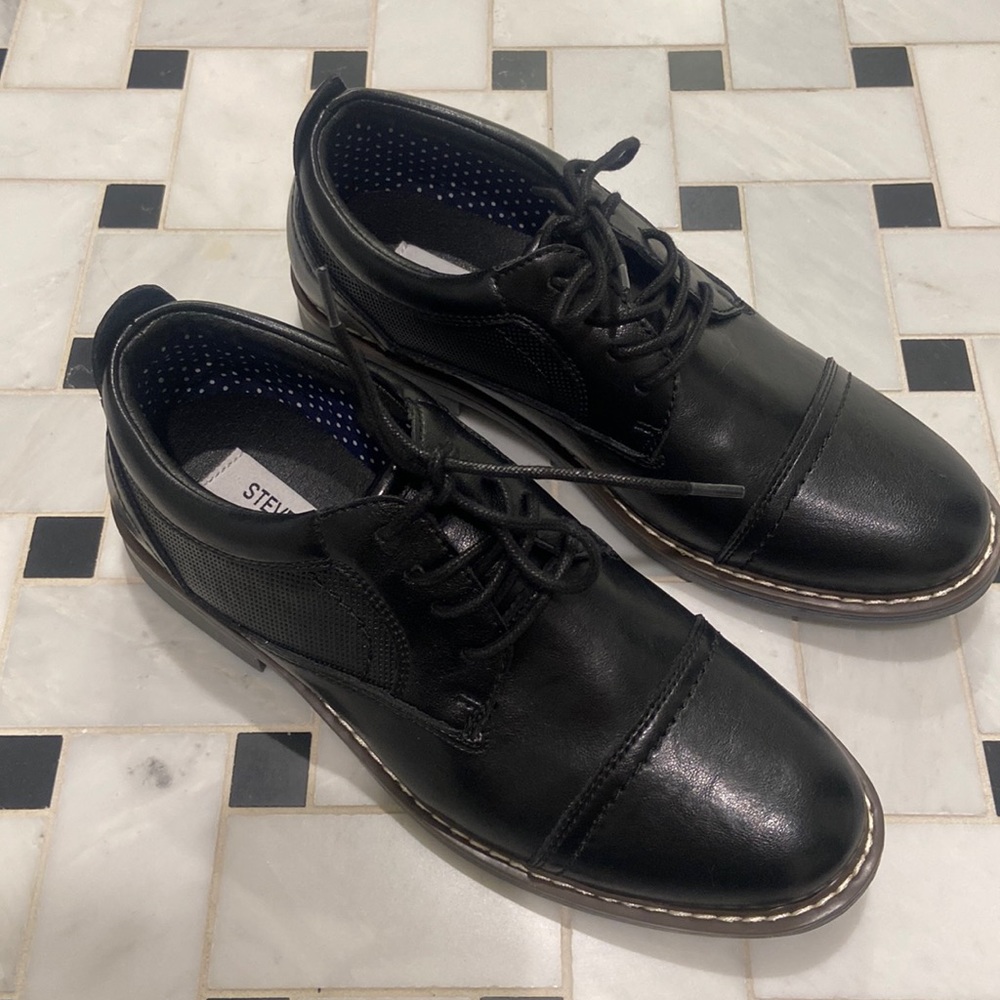 Steve Madden boys dress shoe